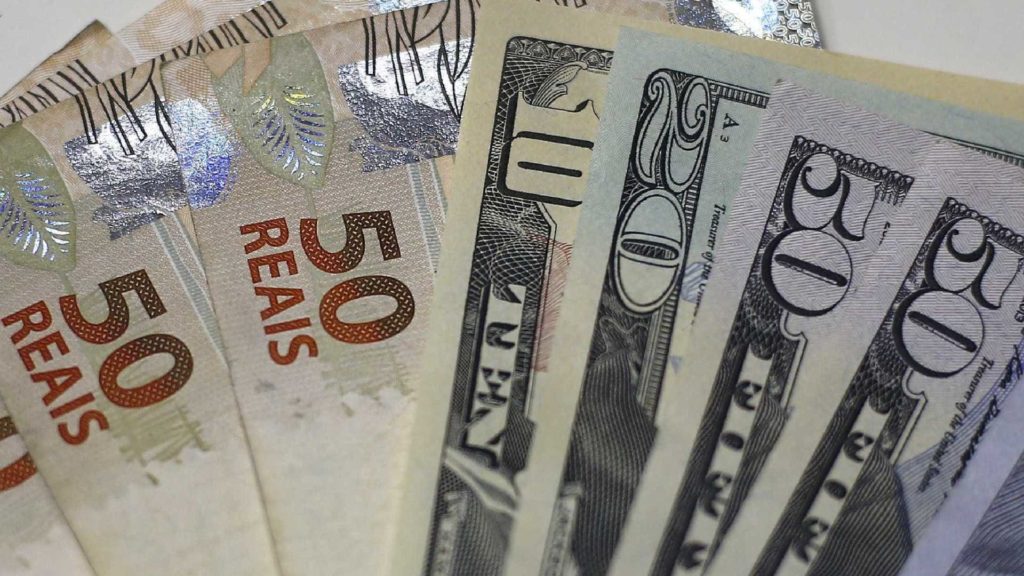 câmbio peso chileno dolar e real