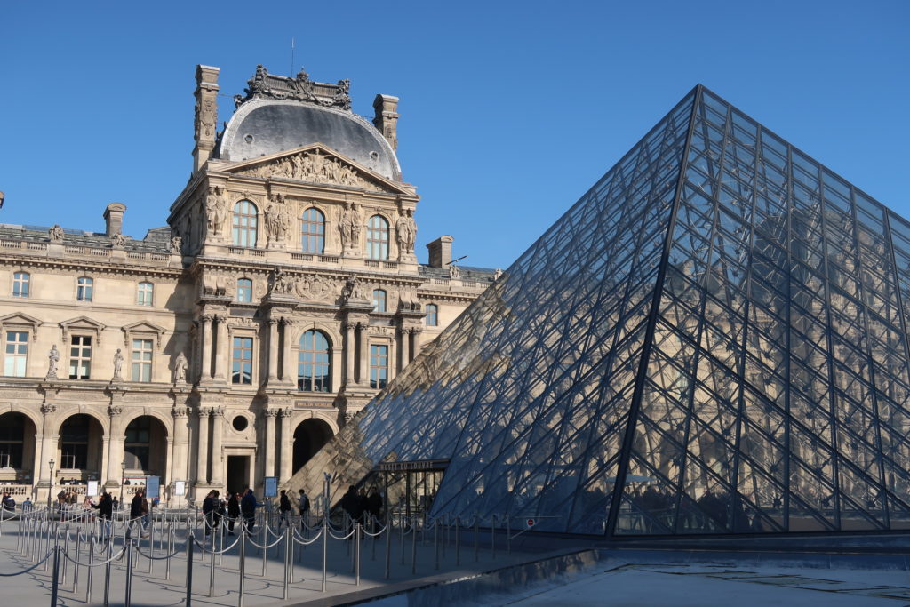 Museu do Louvre no inverno