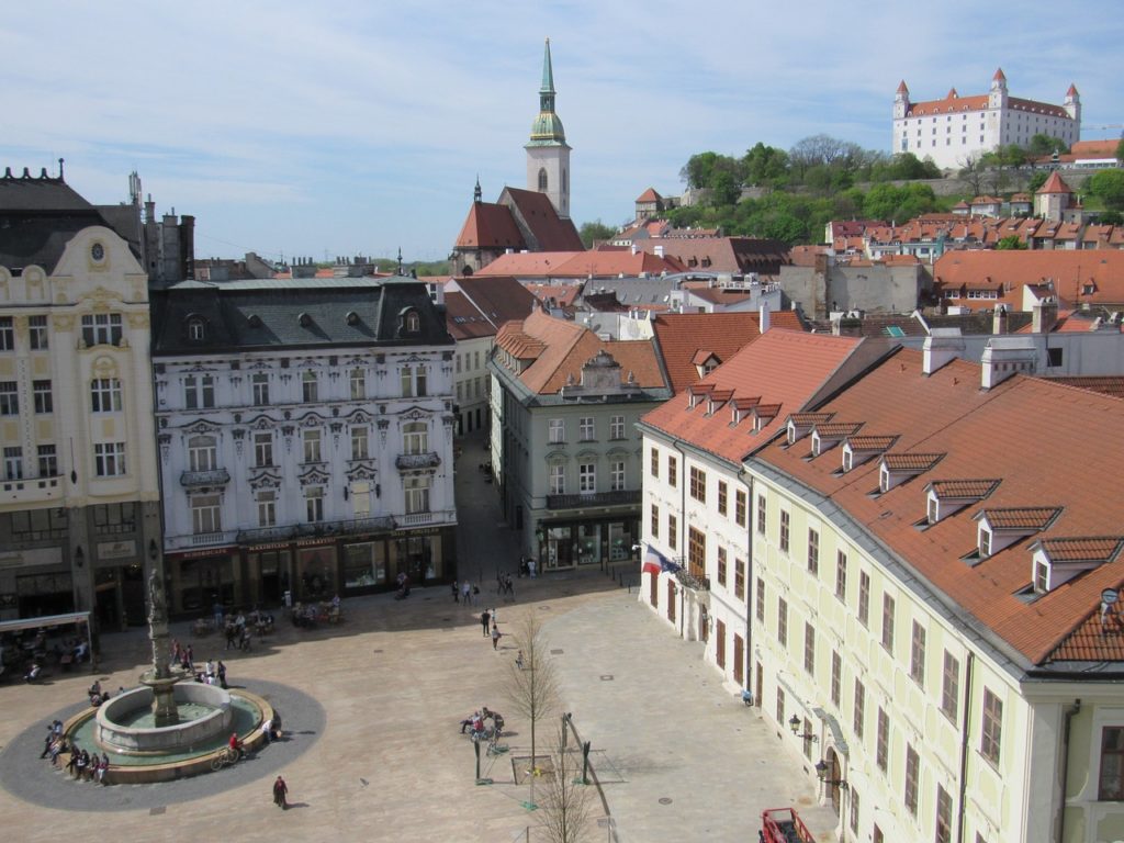 praça principal da cidade de Bratislava