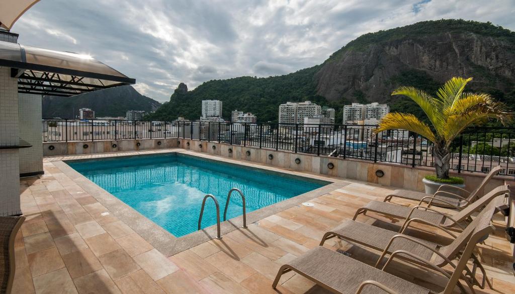 hotel barato em copacabana com piscina